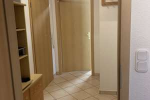 Ruhig gelegene Dachgeschosswohnung mit neuwertiger Einbauküche, Morgensonne und guter Anbindung – Bunsenstraße 73, 45145 Holsterhausen, Essen – Vorschaubild 4