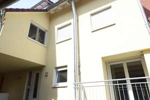Provisionsfrei: Helle 4-Zimmer-Wohnung mit Klimaanlage, großem Balkon & Carport in Freiburg-Waltersh