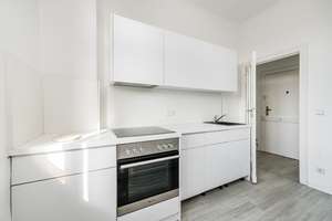 Lichtdurchflutete 2-Zimmer Wohnung im obersten Geschoss mit zukünfiger “Gründachprojekt“ Dachterrass – Die vollständige Adresse der Immobilie erhältst du vom Anbieter., 10243 Friedrichshain, Berlin – Vorschaubild 4
