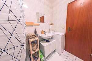 Ruhig, hell, möbliert - Apartment mit Top-Anbindung zwischen Adlershof und Flughafen BER – Die vollständige Adresse der Immobilie erhältst du vom Anbieter., 12524 Altglienicke, Berlin – Vorschaubild 7