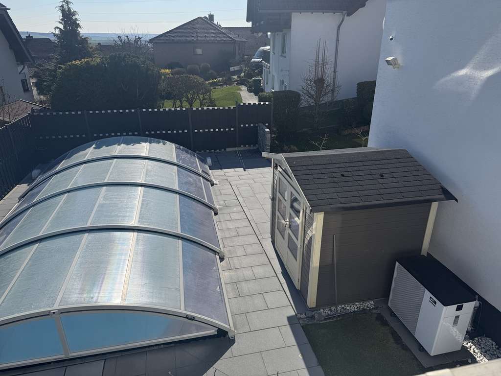 Immobilie in Gückingen - Villa mit neuer Poollandschaft, Kamin, Wintergarten, über 200qm Wohnfläche u.v.m. - Bild 1