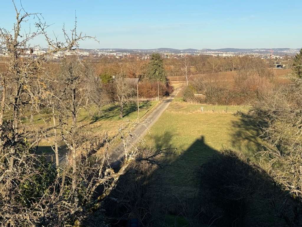 Immobilie in Filderstadt - Einzigartiges  Familienhaus mit Garten  in Sonnenlage am Ortsrand - Bild 2