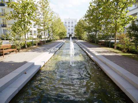 Elegantes Mobliertes Wohnen In Den Heinrich Heine Garten Mit Tg Stellplatz