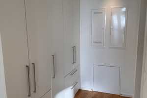 Hafencity: Erstbezug, Traumblick auf Elphi und Elbe, Einbauküche, Schrank Ankleide, Unterschrank Bad – Lucy-Borchardt-Straße 4, 20457 Hamburg – Vorschaubild 22