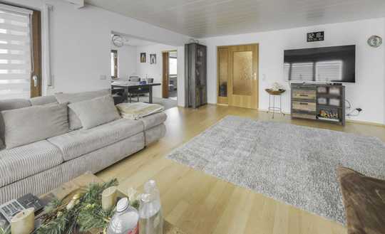 Willkommen zuhause: Gepflegtes Einfamilienhaus samt Garten, Garage und Hobbyraum