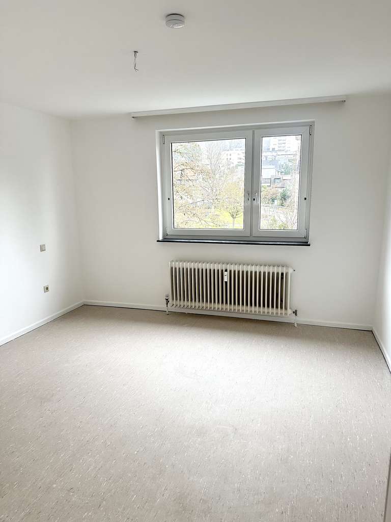 Immobilie in Niedernhausen - Helle, gemütliche 2-Zimmerwohnung mit Balkon, Stellplatz und Blick ins Grüne! - Bild 4