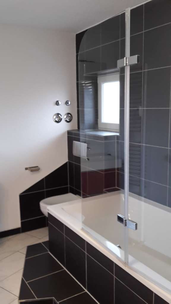 Immobilie in Aichelberg - Terrassenwohnung,  78qm, EBK, Garten, 2 Stellplätze, Abstell-Gartenhaus, Aussichtslage, renoviert - Bild 0