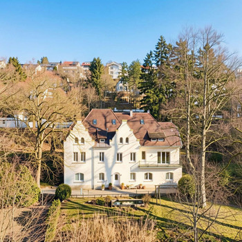 JUGENDSTILVILLA TOP SANIERT: 4-Familienhaus in Tailfingen