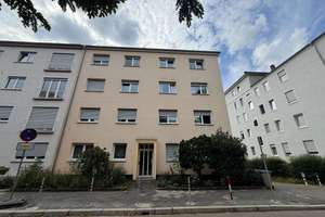 Wohnen im Lindenhof: Helle 2 Zimmer Wohnung mit Balkon und Garage