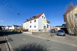 Gepflegtes Zweifamilienhaus mit großem Garten und Garage in guter Lage in Niederhadamar! – Die vollständige Adresse der Immobilie erhältst du vom Anbieter., 65589 Hadamar – Vorschaubild 2
