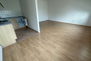 Schlafzi. hofseitig - EBK vorhanden *** - Bad mit Fenster - frei ab 1.7.26 – Frankenberger Str. 195, 9131 Ebersdorf, Chemnitz – Vorschaubild 3