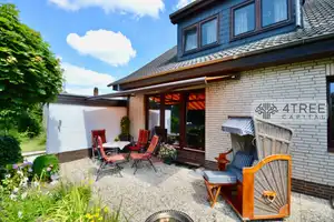 EINFAMILIENHAUS-ENSEMBLE AUF EINEM PARKÄHNLICHEN GRUNDSTÜCK MIT MASSIVEM GARTENHAUS – Segeberg (Kreis) – Vorschaubild 24