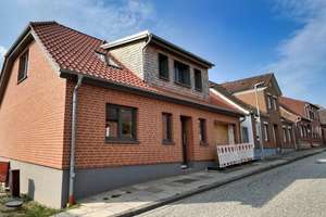 Dachgeschosswohnung mit Erstbezug  – Die vollständige Adresse der Immobilie erhältst du vom Anbieter., 23758 Oldenburg in Holstein – Vorschaubild 2