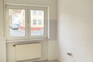 "ENTDECKE DIE MÖGLICHKEITEN !" Interessantes kleines Mehrfamilienhaus auf Erbpachtgrundstück! – Die vollständige Adresse der Immobilie erhältst du vom Anbieter., 60529 Schwanheim, Frankfurt am Main – Vorschaubild 11