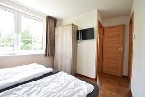 Ferienhaus für 6 Personen in schönem Park (2507) – Am Kellerborn 1, 56812 Cochem-Zell (Kreis) – Vorschaubild 9