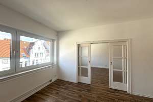 FÜR SÜDSTADTFANS: RUHIG & WEIT OBEN GELEGENE 4-ZI-ETW MIT LASTENLIFT, SÜDBALKON (+ GARAGE OPTIONAL) – Die vollständige Adresse der Immobilie erhältst du vom Anbieter., 30171 Südstadt, Hannover – Vorschaubild 4