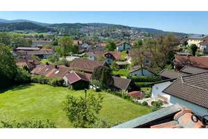 Klasse Einfamilienhaus in Waldkirchen mit viel Potential in bester Lage Bayerns – Die vollständige Adresse der Immobilie erhältst du vom Anbieter., 94065 Waldkirchen – Vorschaubild 2