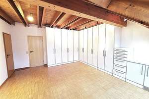 Außergewöhnliches schönes Haus mit großem Garten, Garage, EBK und Sauna. – Die vollständige Adresse der Immobilie erhältst du vom Anbieter., 63128 Dietzenbach – Vorschaubild 9