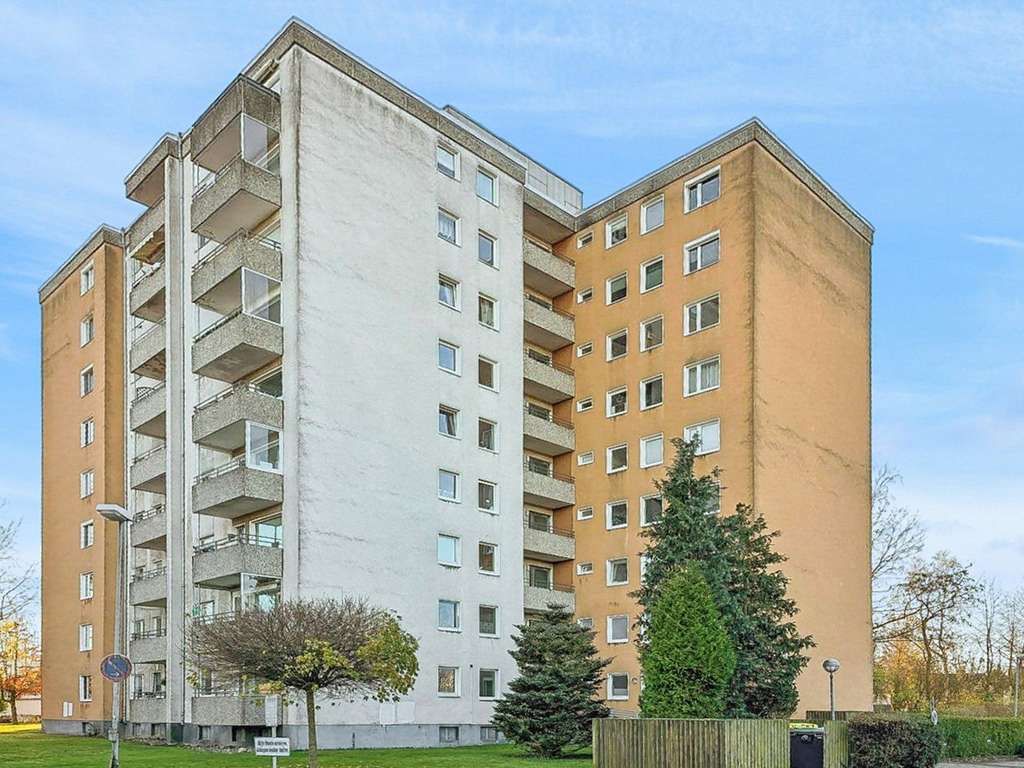 Immobilie in Schwentinental - OHNE Sonderumlage! 4-Zimmer-Wohnung mit Sonnenbalkon und Weitblick in Schwentinental - Bild 2