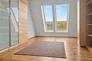 Mit Blick auf die Berliner Skyline - Dachgeschossmaisonette mit zwei Terrassen in Berlin-Mitte – Die vollständige Adresse der Immobilie erhältst du vom Anbieter., 10179 Mitte (Ortsteil), Berlin – Vorschaubild 12
