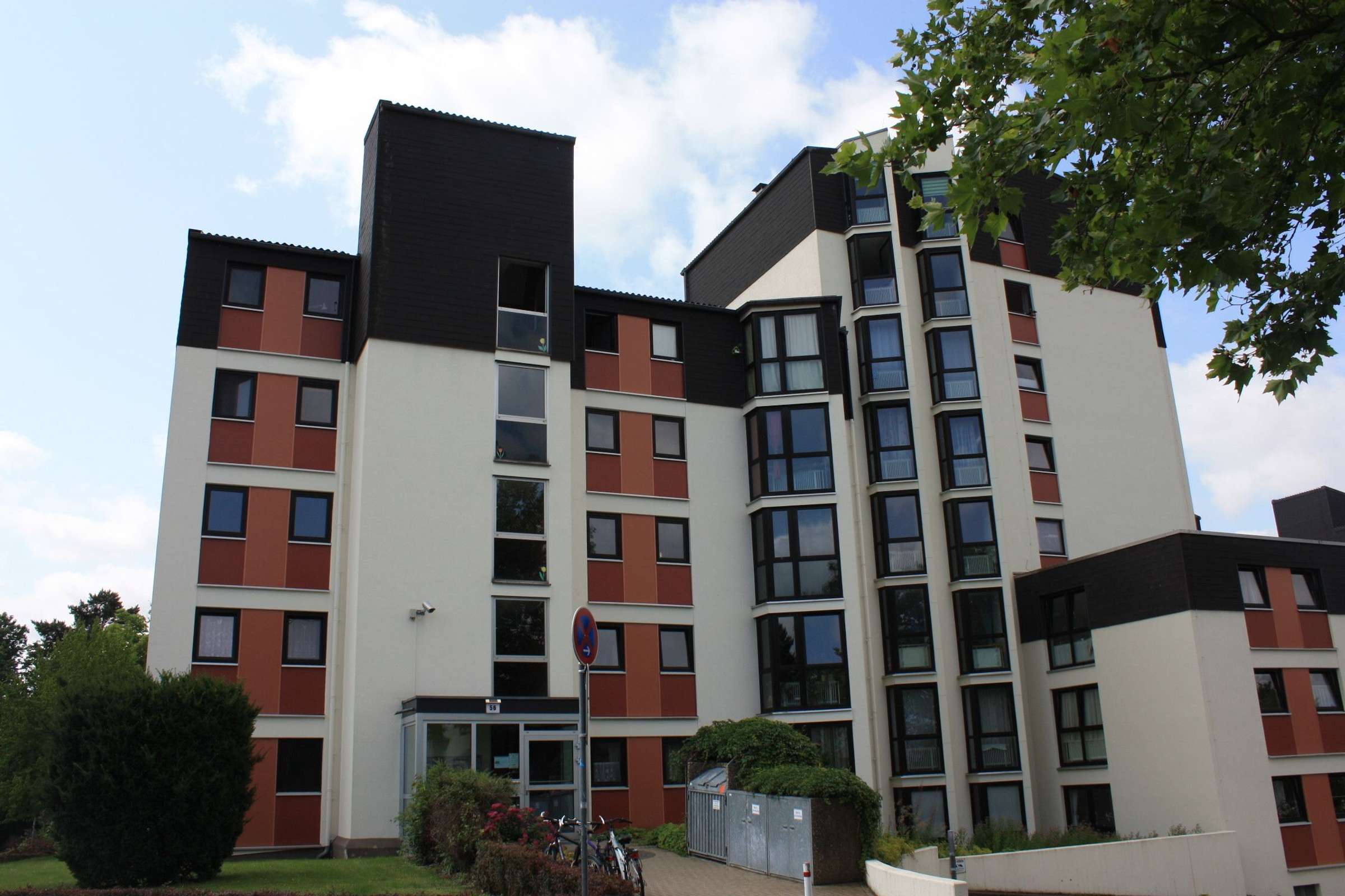Ideal für Studenten: Moderne 3-Zimmer-Wohnung mit gemütlichem Balkon und praktischer Einbauküche