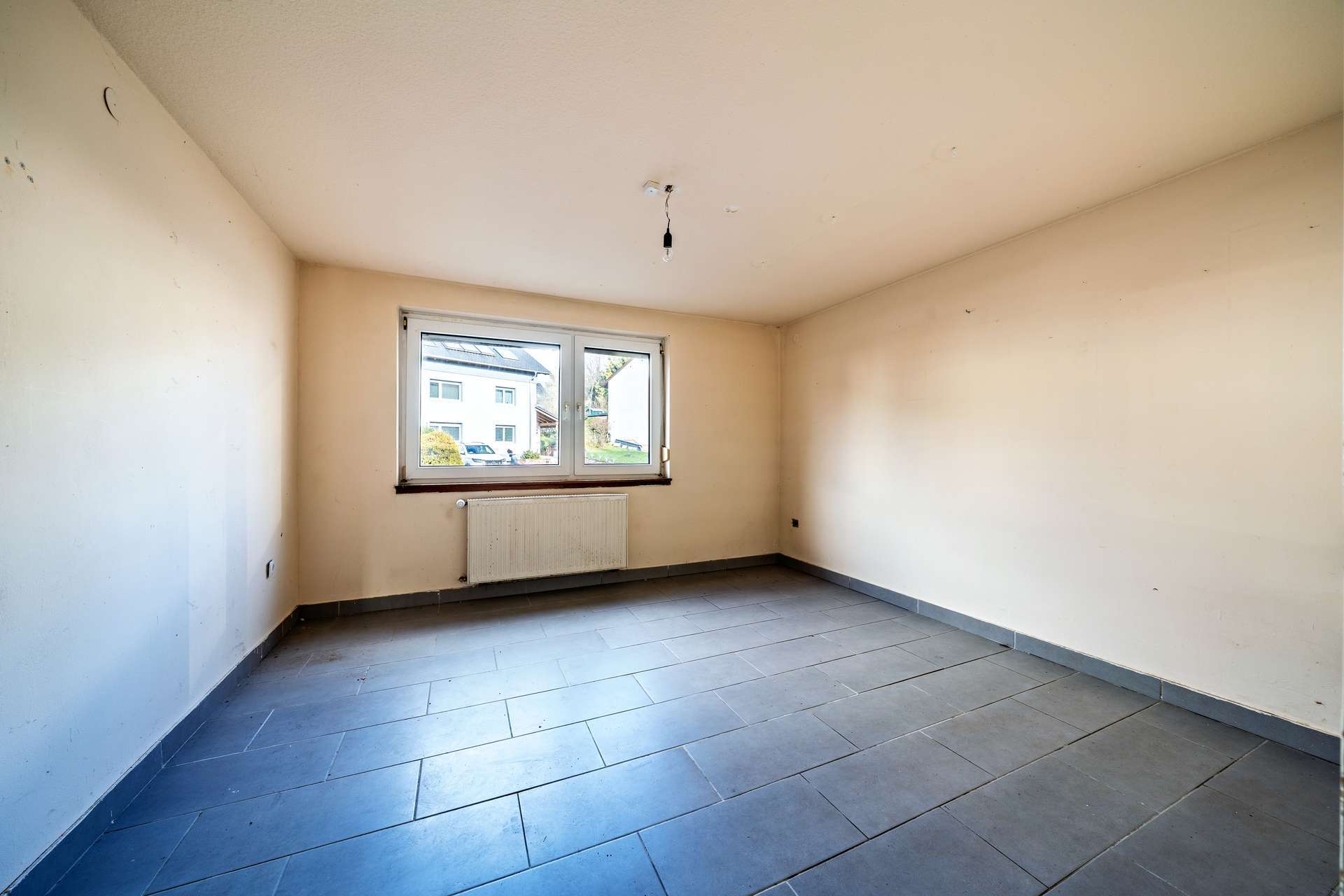 Immobilie in Bammental - Raum für Ideen: Zweifamilienhaus mit Entwicklungspotenzial - Bild 5