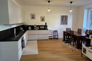 Sanierte Altbauwohnung zentral in Bilk mit Garten und Balkon