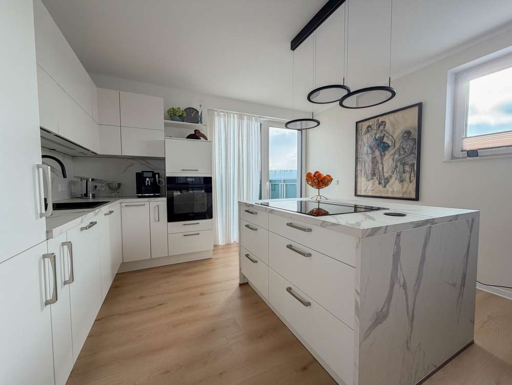 Immobilie in Dörfles-Esbach - Exklusive neuwertige Dachgeschosswohnung mit Dachterrasse, Aufzug & Veste-Blick - Bild 9