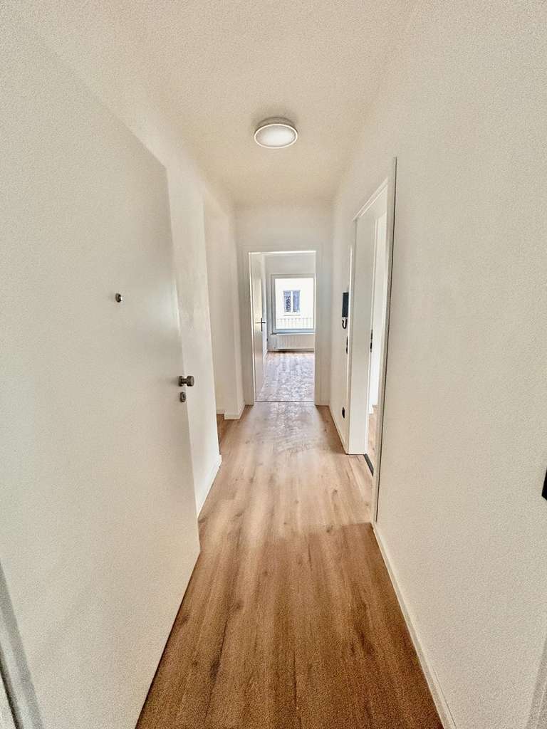 Immobilie in Dietzhölztal - Bezugsfrei & frisch saniert: Helle 3-Zi Wohnung in 35716 Dietzhölztal - Bild 3