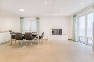 Moderne Neubau-Doppelhaushälfte in Obergriesbach mit Garten und viel Licht – Die vollständige Adresse der Immobilie erhältst du vom Anbieter., 86573 Obergriesbach – Vorschaubild 3