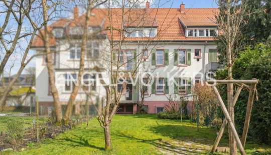 Bild von Charaktervolles Stadthaus aus 1914 mit viel Raum, Garten und Ausbaupotenzial
