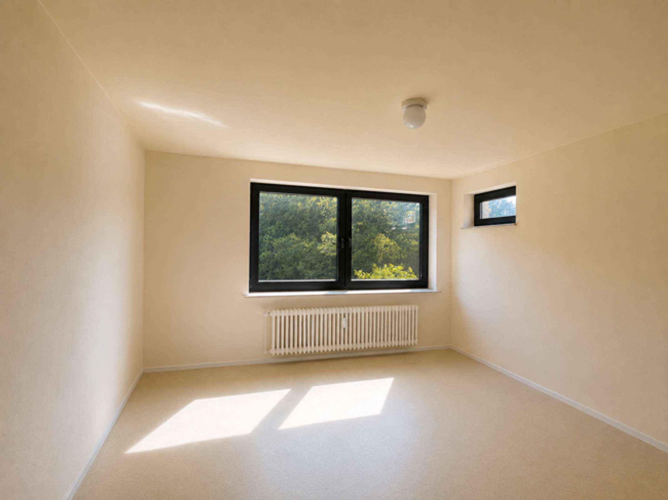 5-Zimmer-ETW mit Panoramablick und herrlicher Loggia in Waldrandnähe des oberen Ostviertels