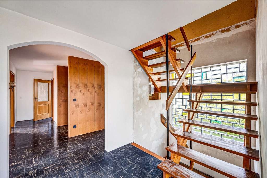 Immobilie in Allmendingen - Sanierungsobjekt mit Potenzial: Wohnen und Werkeln in Aussichtslage von Allmendingen - Bild 3