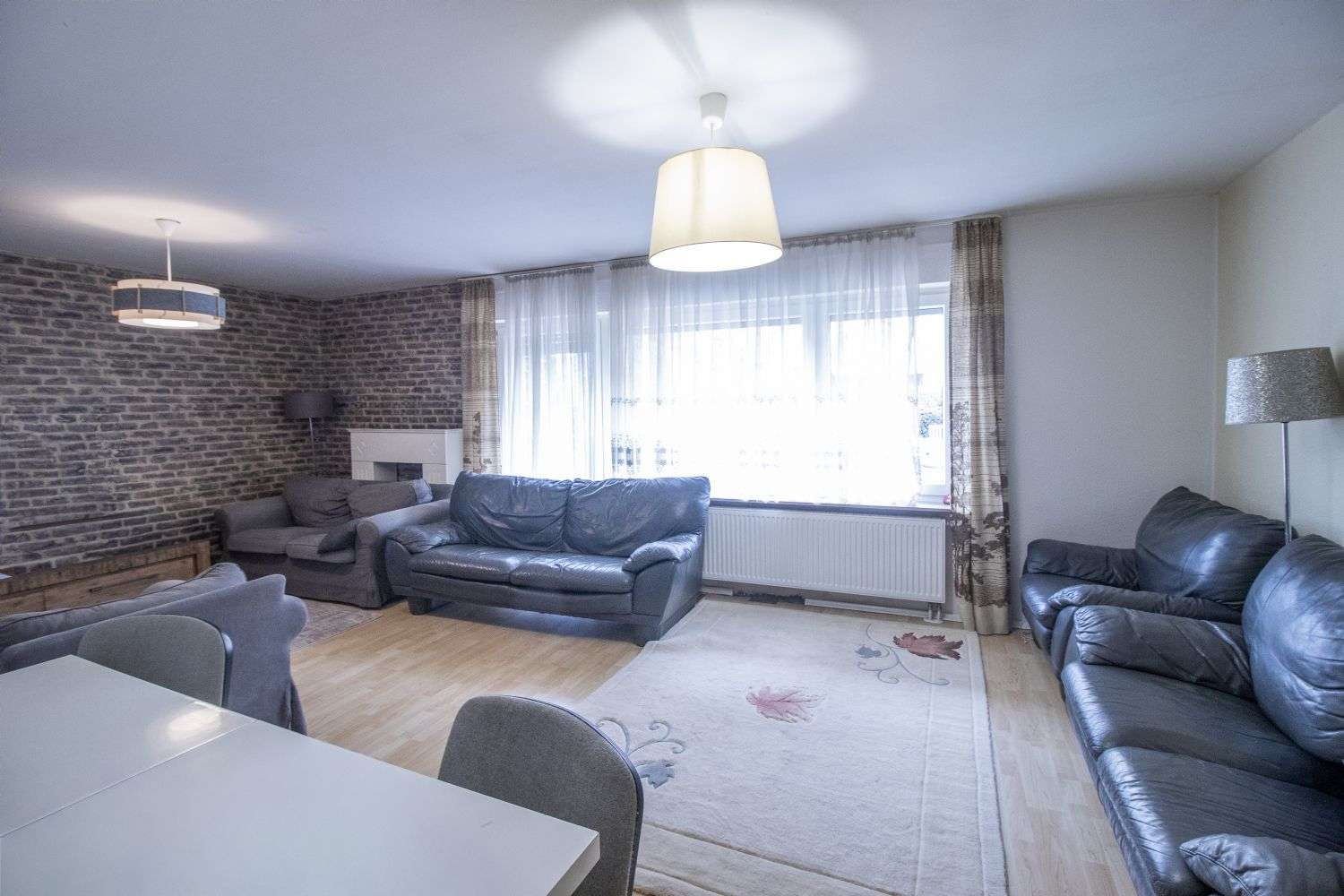 Immobilie in Schorndorf - *Moderne und lichtdurchflutete 3,5-Zimmer-Erdgeschosswohnung mit Garten* - Bild 1