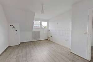 *1 NKM FREI* Gemütliche 2-Zimmer-Dachgeschosswohnung mit großer Küche und Wannenbad – Degenstraße 13, 42651 Solingen-Mitte, Solingen – Vorschaubild 7