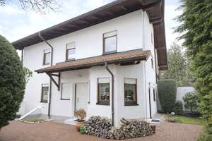 Exklusive 5-Zimmer-Doppelhaushälfte in Waldtruderinger Bestlage – Sonnengarten & Premiumausstattung – Die vollständige Adresse der Immobilie erhältst du vom Anbieter., 81827 Waldtrudering, München – Vorschaubild 4
