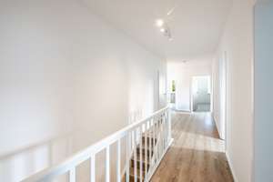 Sonnige 3,5-Zimmer mit Süd-Ost-Balkon, 25 m²-Hobbyraum und TG-Option in ruhiger Lage – Die vollständige Adresse der Immobilie erhältst du vom Anbieter., 22159 Farmsen-Berne, Hamburg – Vorschaubild 19