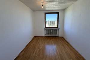 Traumhafter Alpenblick! Helle 3-Zi.-Wohnung mit Loggia & Stellplatz in Neuhausen  – Leonrodstrasse 62, 80636 Alte Kaserne, München – Vorschaubild 13