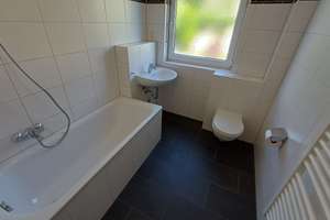 Gut geschnittene 3 Zimmer Wohnung mit Balkon in Milbertshofen – Milbertshofener Platz 9, 80809 Am Riesenfeld, München – Vorschaubild 6