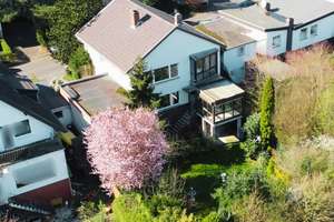 ! 207 m² Wohn-und Nutzfläche ! Freistehendes Einfamilienhaus mit 2 Garagen in Lengsdorf – Im Ellig 73x, 53127 Lengsdorf, Bonn – Vorschaubild 2