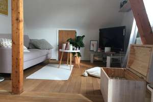 schöne, gemütliche 2,5 DG Wohnung beim Volkspark