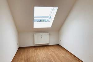 Gemütlich im Dachgeschoss mit Balkon und Dachschrägen wohnen – Bergstraße 69, 9113 Schloßchemnitz, Chemnitz – Vorschaubild 4