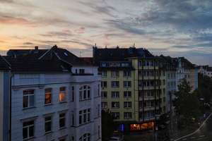Lichtdurchflutetes Wohnen unterm Dach - nette Nachmieter gesucht – Die vollständige Adresse der Immobilie erhältst du vom Anbieter., 40215 Friedrichstadt, Düsseldorf – Vorschaubild 2