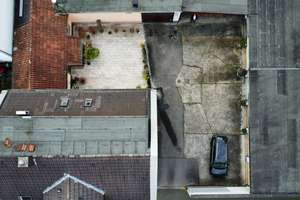 Zweifamilienhaus mit Werkstatt, Kühlraum, 9 Garagen, Carport und Freifläche – Die vollständige Adresse der Immobilie erhältst du vom Anbieter., 45886 Ückendorf, Gelsenkirchen – Vorschaubild 2