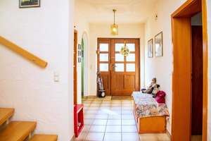 Großzügiges Einfamilienhaus mit Garten, Balkon & Terrasse – ideal für Familien – Die vollständige Adresse der Immobilie erhältst du vom Anbieter., 90522 Oberasbach – Vorschaubild 2