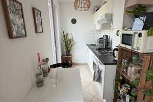 Moderne helle 1,5 - Zimmer Wohnung mit Balkon und herrlicher Aussicht zentral in Freiburg-Rieselfeld – 79111 Rieselfeld, Freiburg im Breisgau – Vorschaubild 7