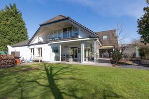 *VERKAUFT* Klassische Familienvilla direkt am Uerdinger Stadtpark: stilvolles und großzügiges Wohnen – Die vollständige Adresse der Immobilie erhältst du vom Anbieter., 47829 Uerdingen, Krefeld – Vorschaubild 33