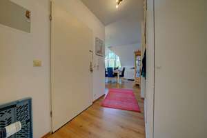 Innenstadt-Wohnen mit Charakter: Besondere Gaubenarchitektur mit Kamin, Westbalkon und Garage – Die vollständige Adresse der Immobilie erhältst du vom Anbieter., 23758 Oldenburg in Holstein – Vorschaubild 8