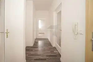 Charmante 3-Raum-Wohnung mit Balkon und lichtdurchflutetem Tageslichtbad in Chemnitz-Ebersdorf – Erich-Steinfurth-Straße 19, 9131 Chemnitz – Vorschaubild 11