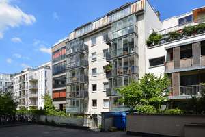 Etagenwohnung mit Einbauküche und Wintergarten